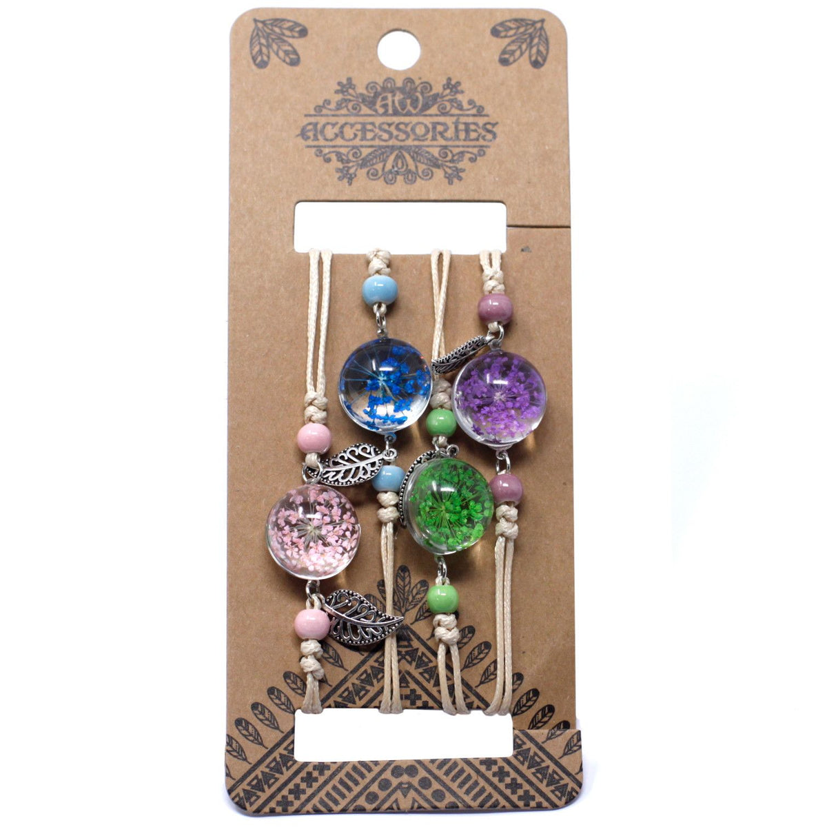 Bracelets à fleurs séchées sous verre roses, bleus, verts et violets sur carton