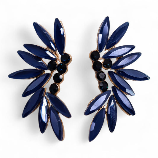 Paire de boucles d'oreilles en éventail, pétales de verre bleu roi sur monture dorée