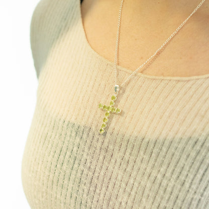 Pendentif Croix Argentée - Pierres Vertes
