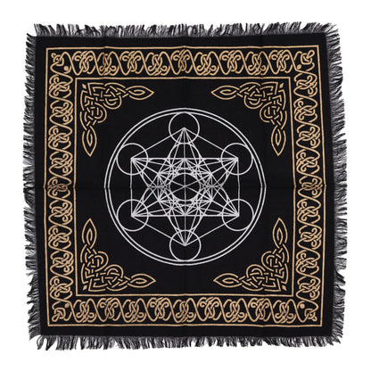 Tapis d'autel noir à franges avec Cube de Métatron argenté et bordure celtique dorée