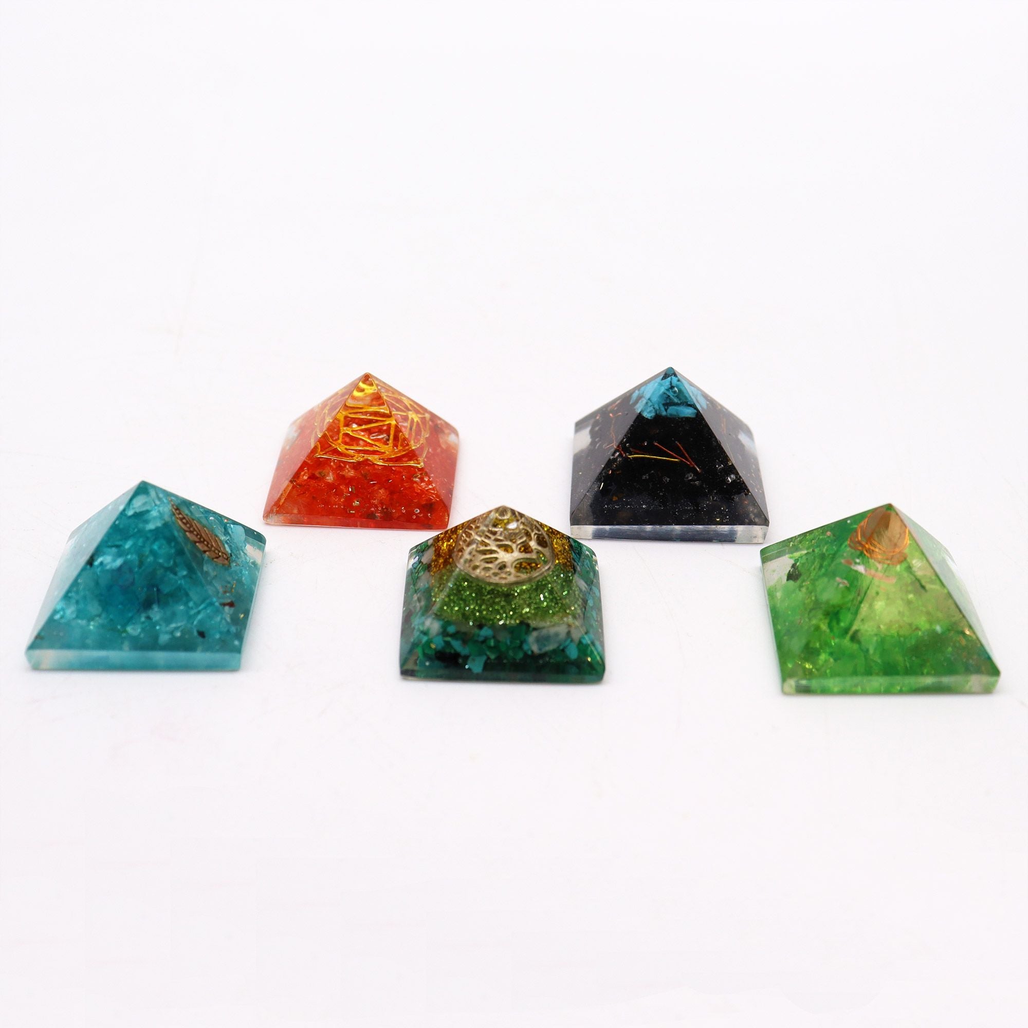 Sm Orgonite Pyramid 25mm Gemchips and Copper
