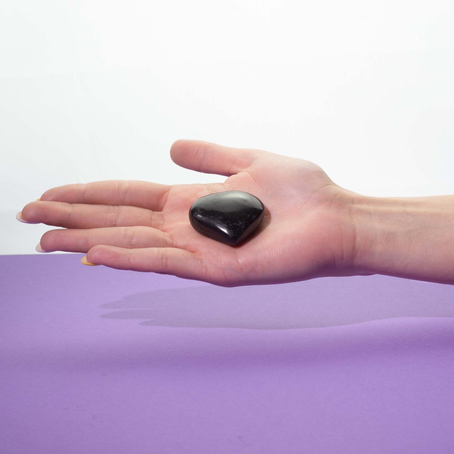 Set de 4 formes en Tourmaline noire - cœur, sphère, obélisque, pyramide