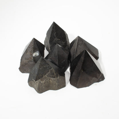 Pointe polie en Tourmaline noire (lot de 5 à 6 pièces)