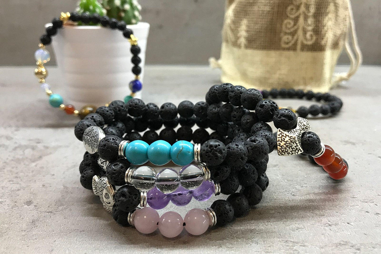 Bracelet en pierre de lave - photo 3