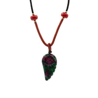 Pendentif sur cordon