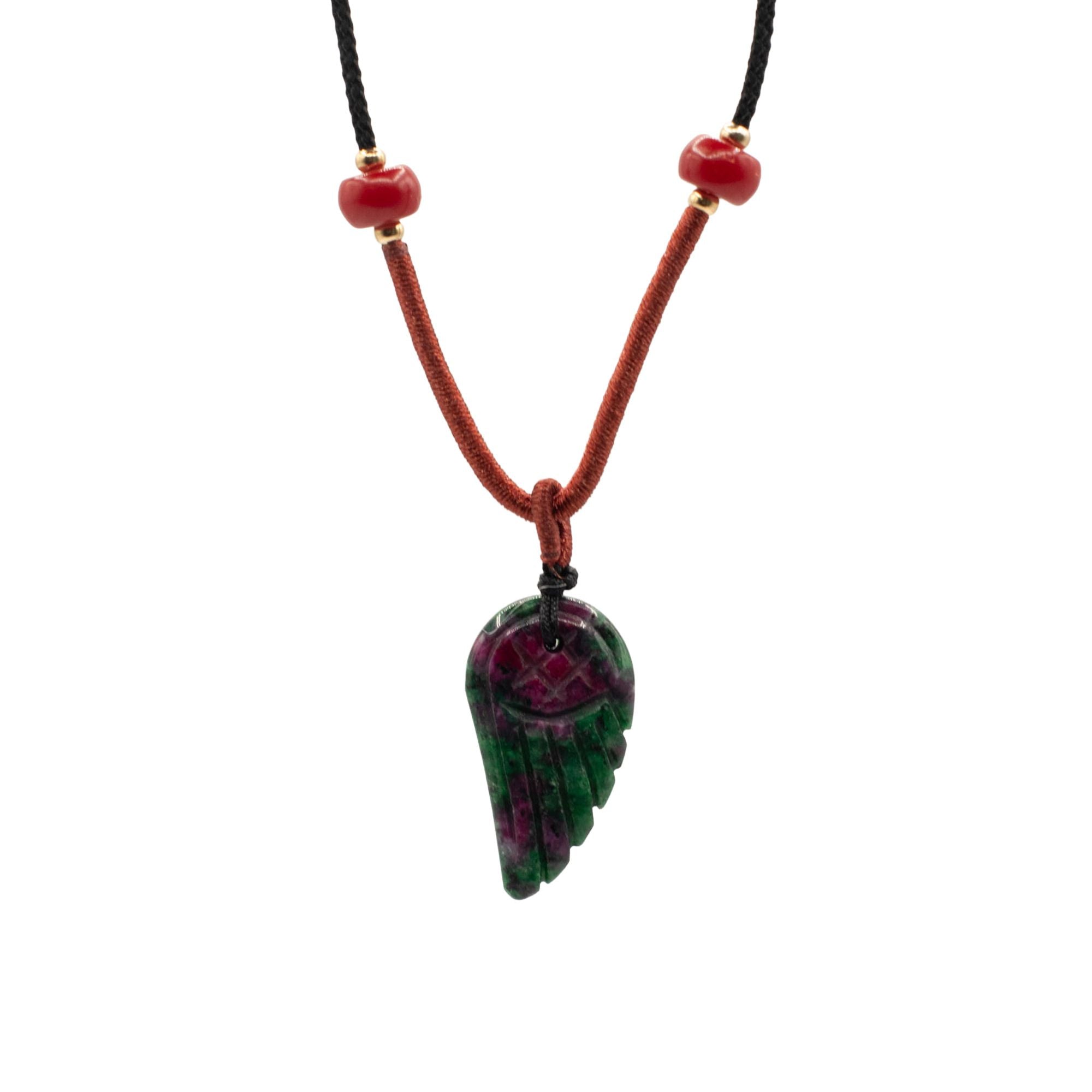 Pendentif sur cordon