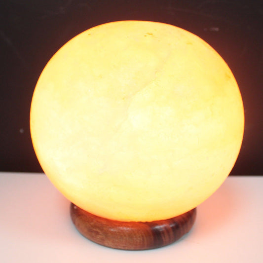 Lampe de sel de l'Himalaya boule sur grand socle en bois