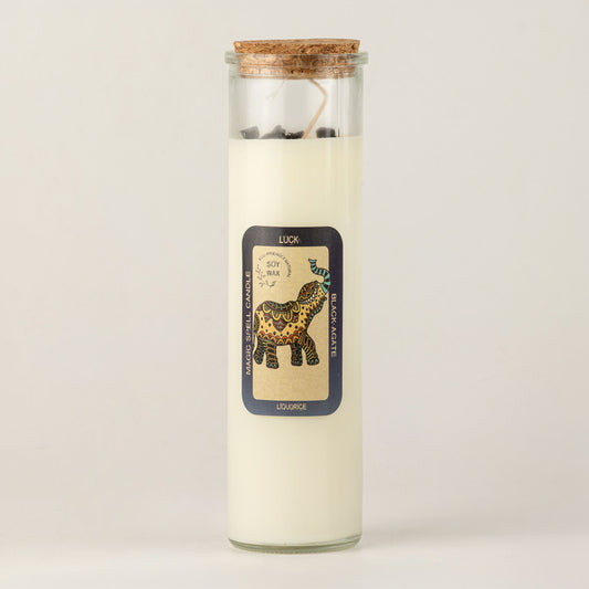 Bougie blanche en pot de verre avec bouchon liège, étiquette éléphant et agate noire