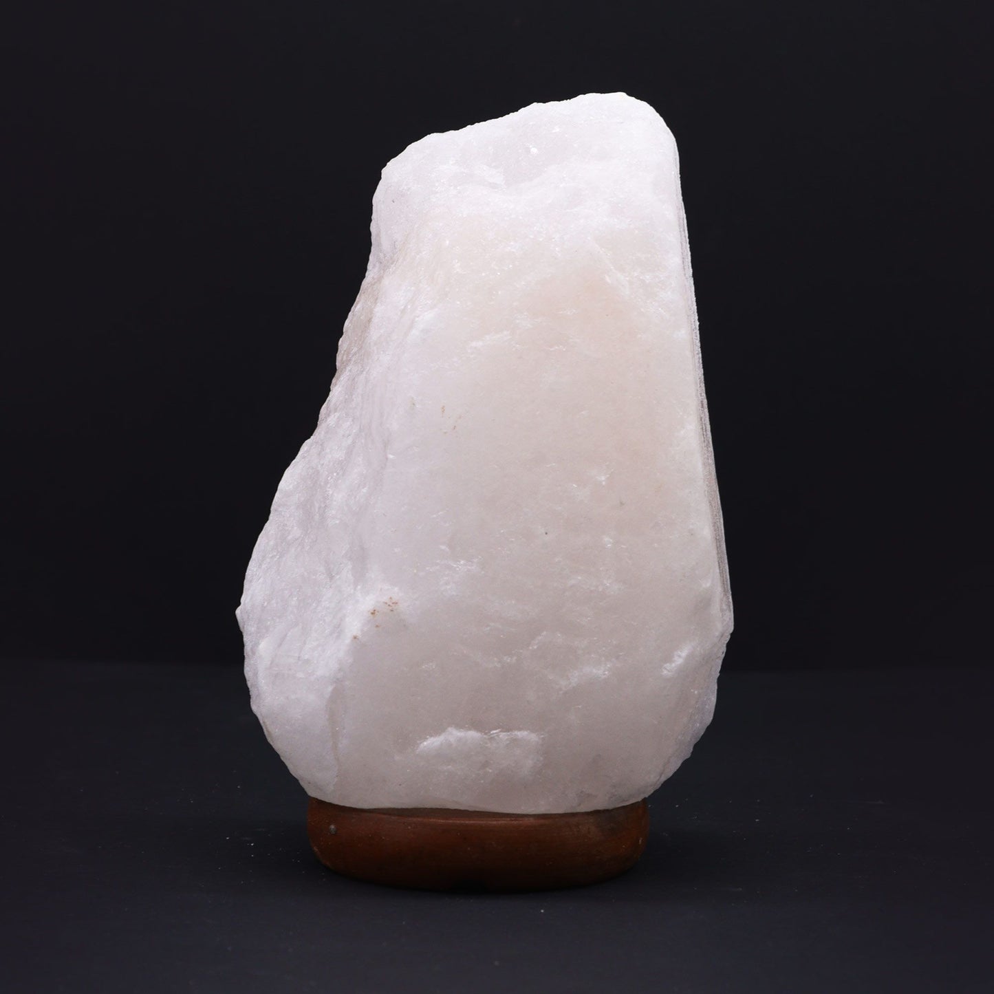 Lampe de sel de l'Himalaya blanc cristal, avec socle - 2 à 3 kg
