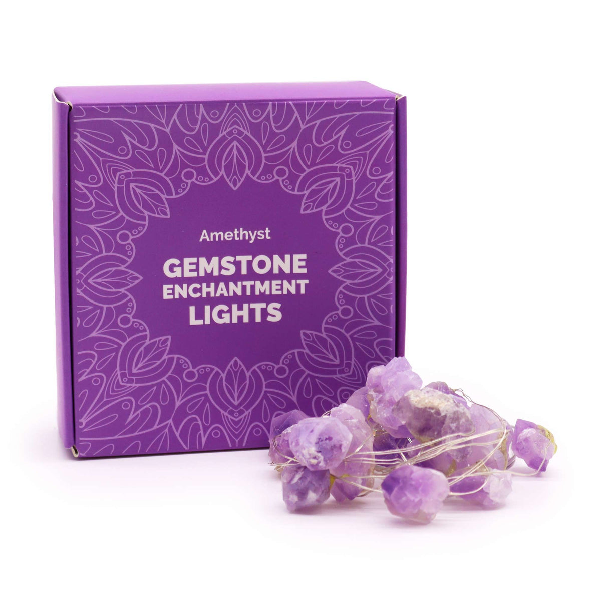 Guirlande lumineuse en améthyste brute posée devant sa boîte violette illustrée