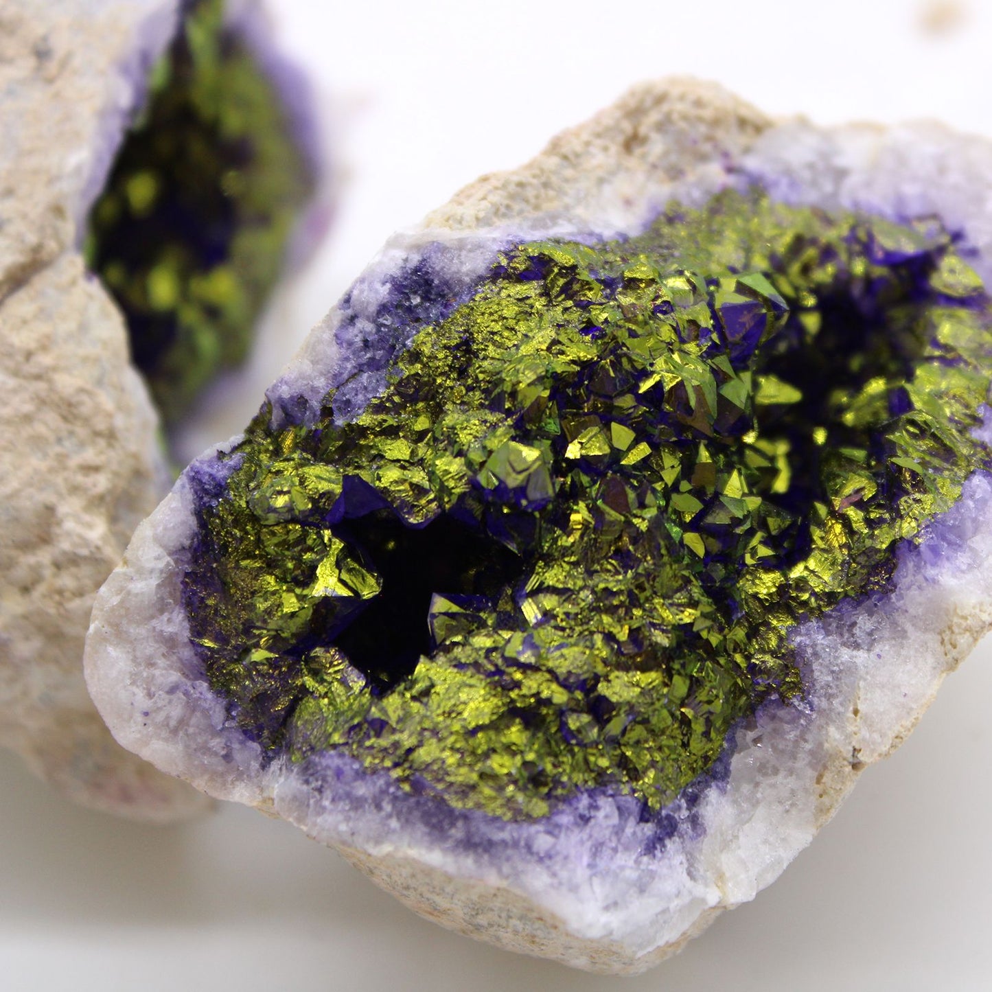 Géode Calcite Naturelle Violette & Dorée — Cristaux Peints – photo 3