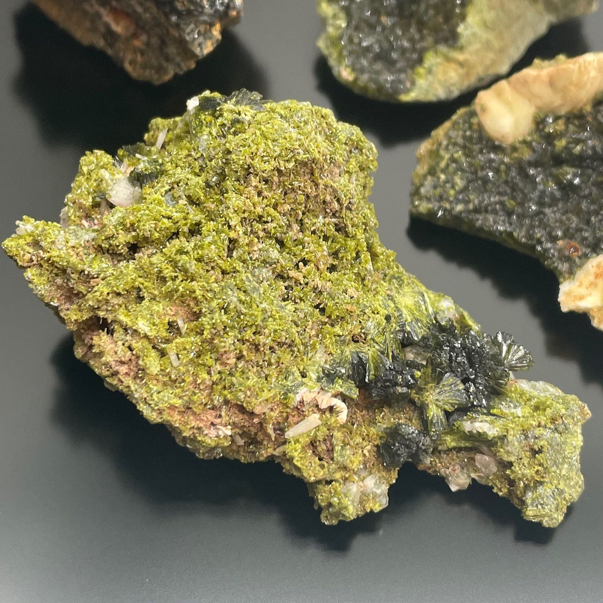 Épidote Naturelle - Lot de 10 Spécimens Bruts - photo 10