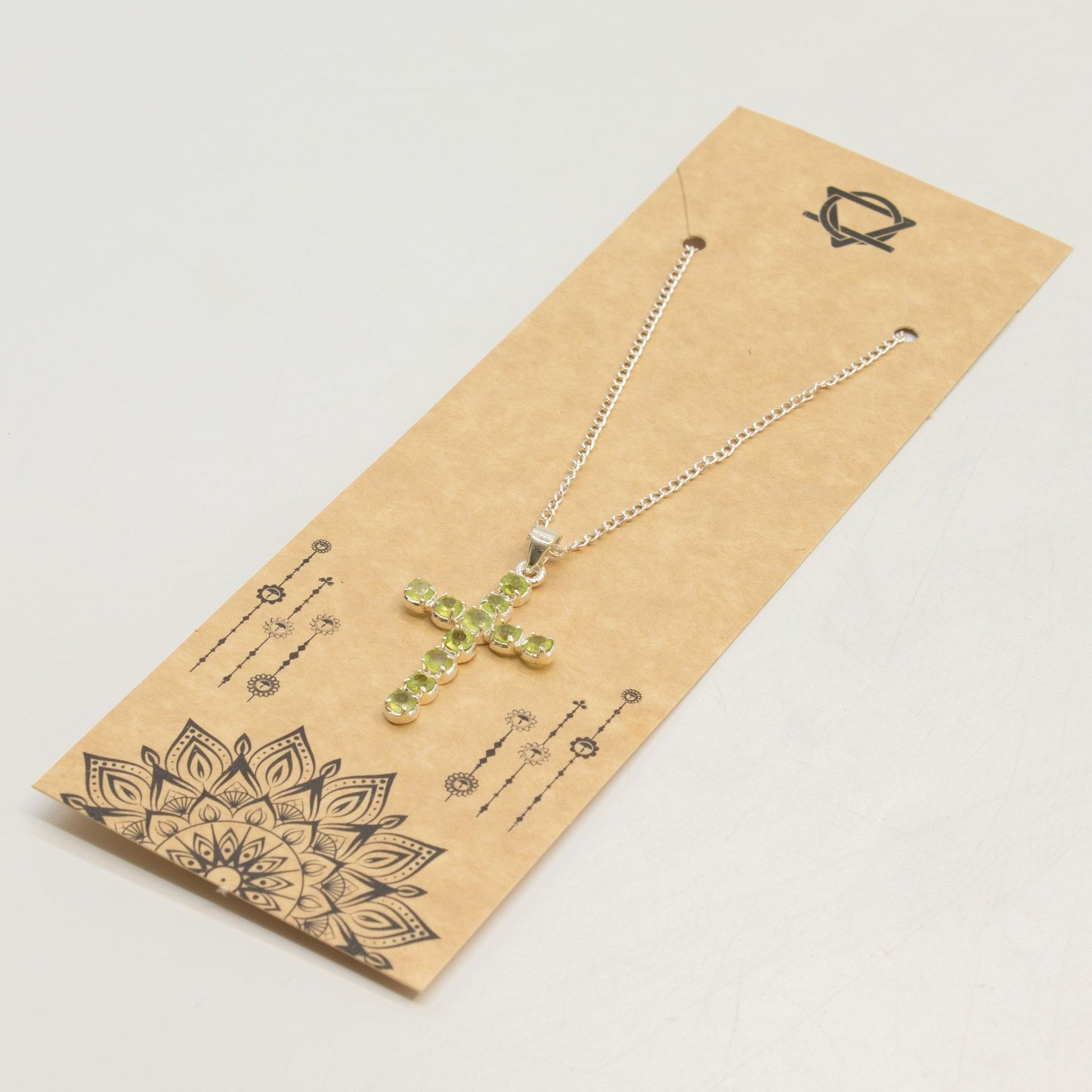 Pendentif Croix Argentée - Pierres Vertes