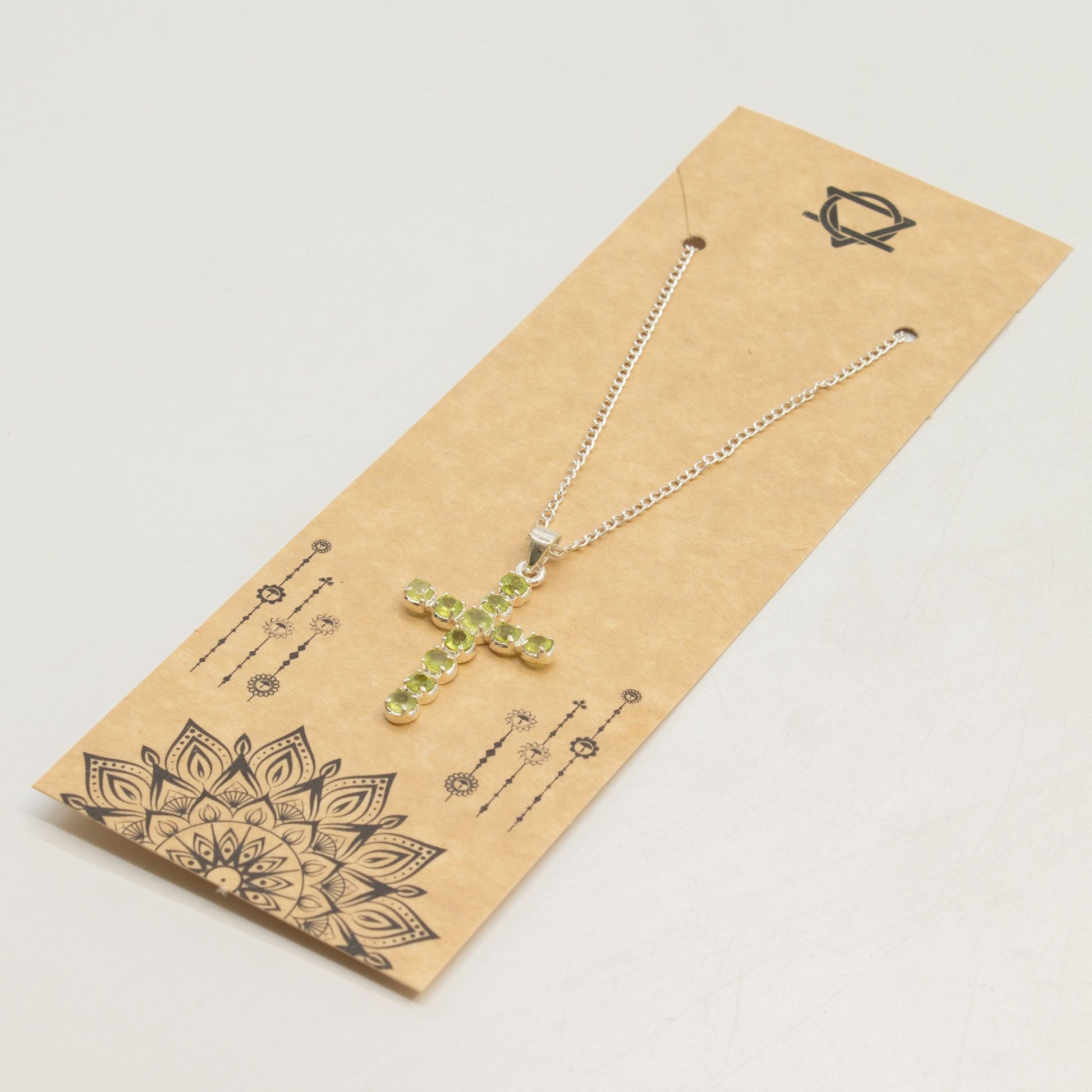 Pendentif Croix Argentée - Pierres Vertes