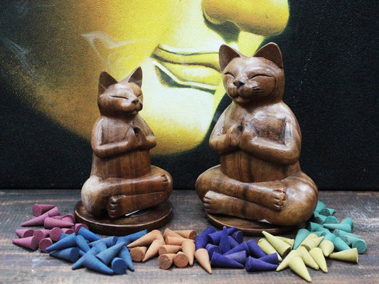 Brûleur d'Encens Chat Yoga - Bois Sculpté Main