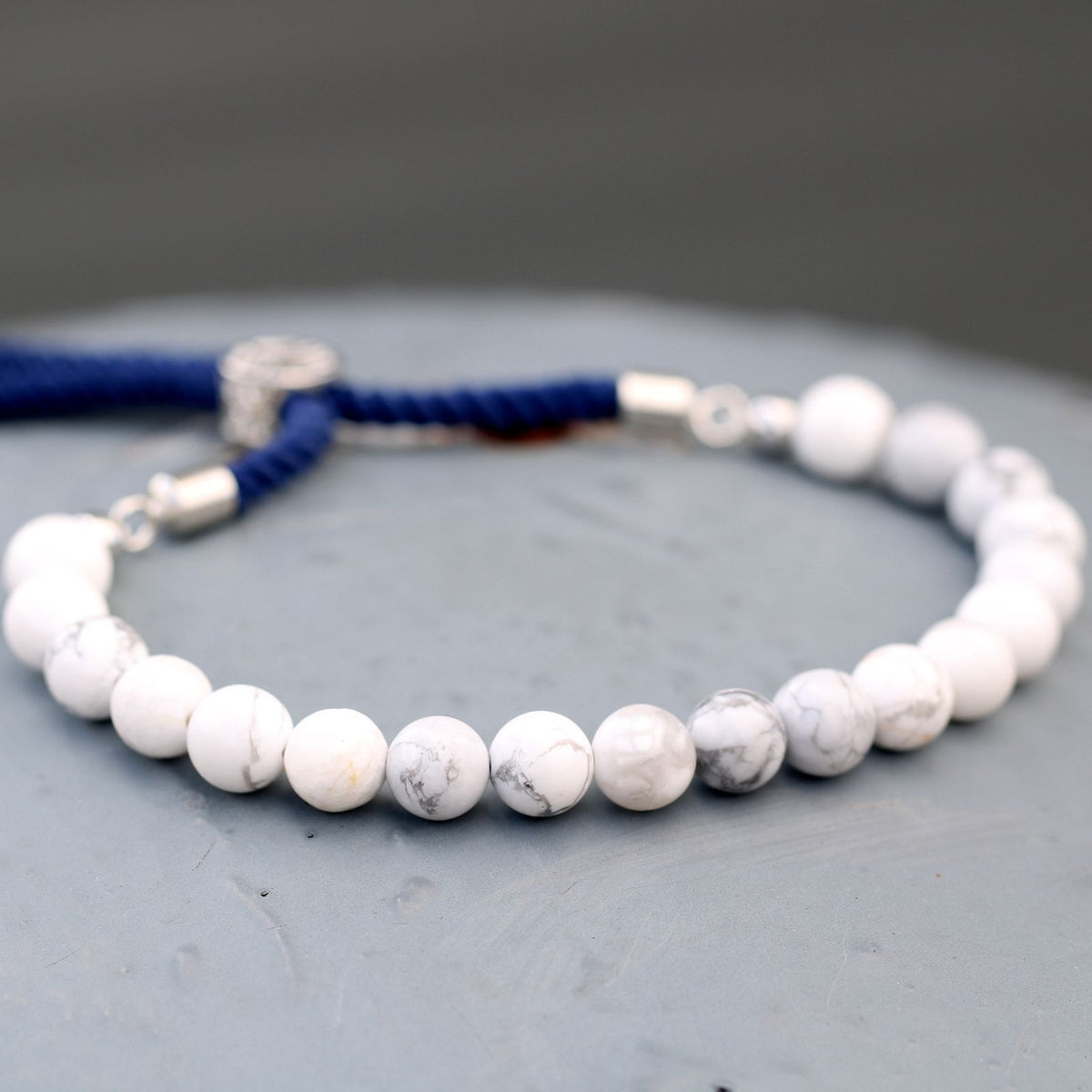 Bracelet Howlite Blanche - Cordon Marine Ajustable – photo 3