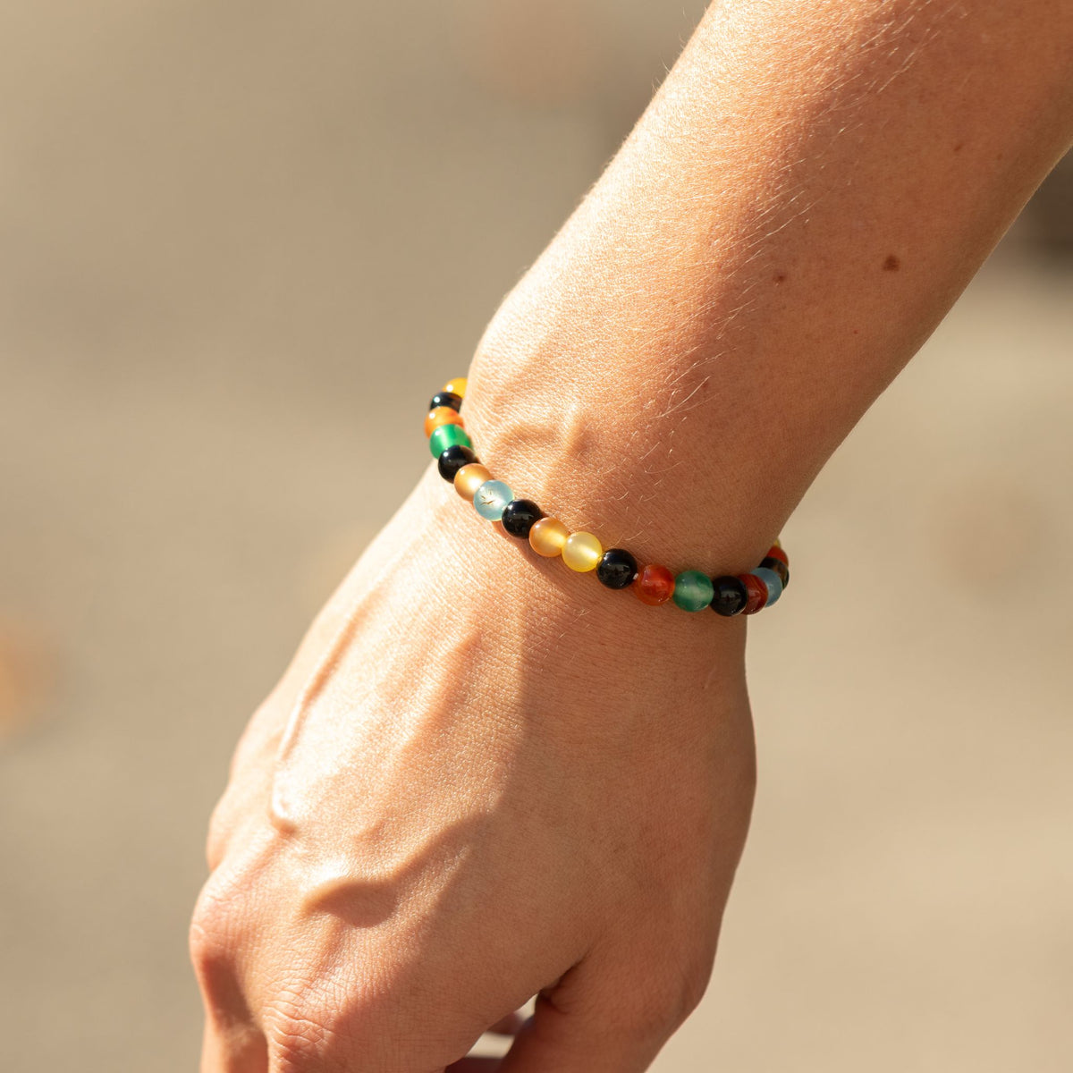 Bracelet en Jade Teinté — Arc-en-ciel — Perles de 6 mm - photo 4