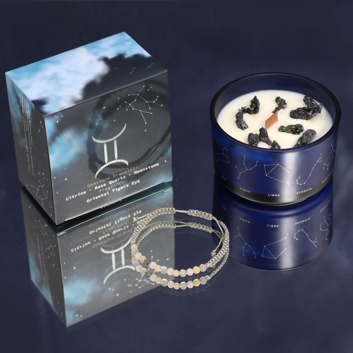 Bougie Gémeaux en verre bleu constellé, sa boîte et bracelet en pierres tressé