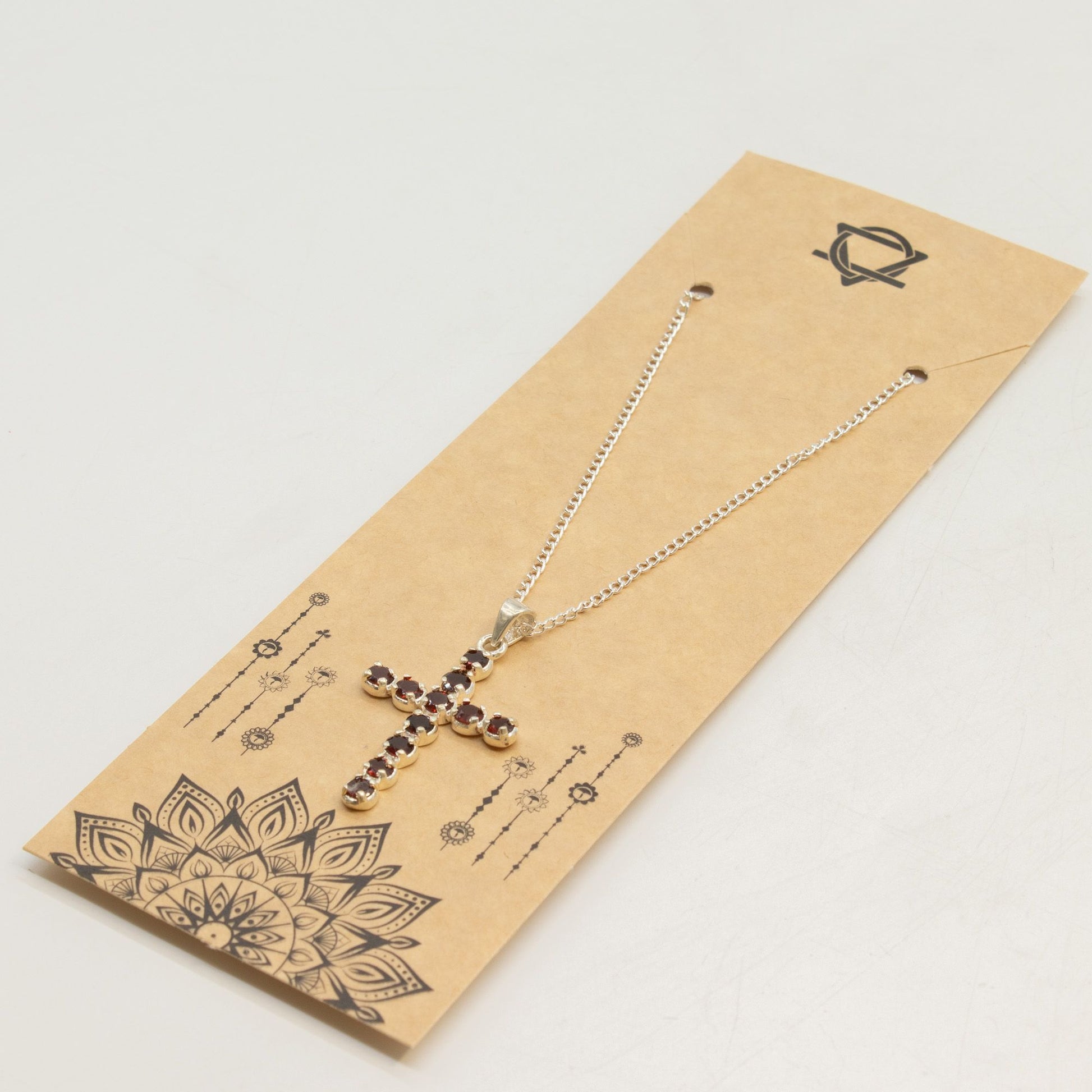 Pendentif Croix Argentée - Pierres Rouge Grenat
