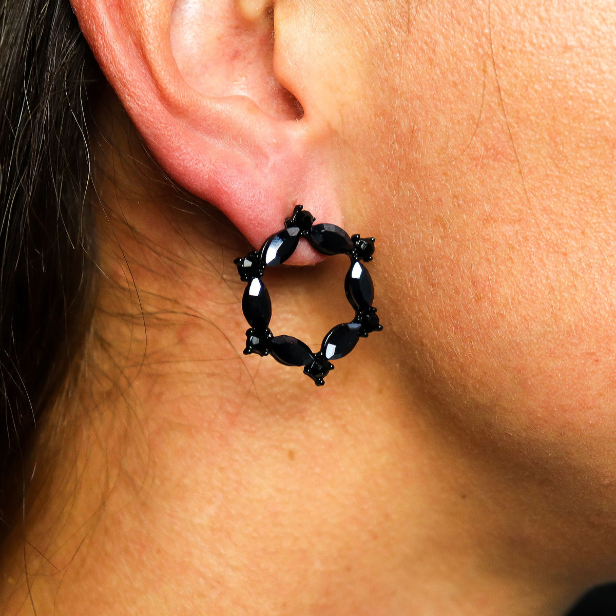 Boucles d'Oreilles Verre Vintage Noir - Loop Élégant – photo 3