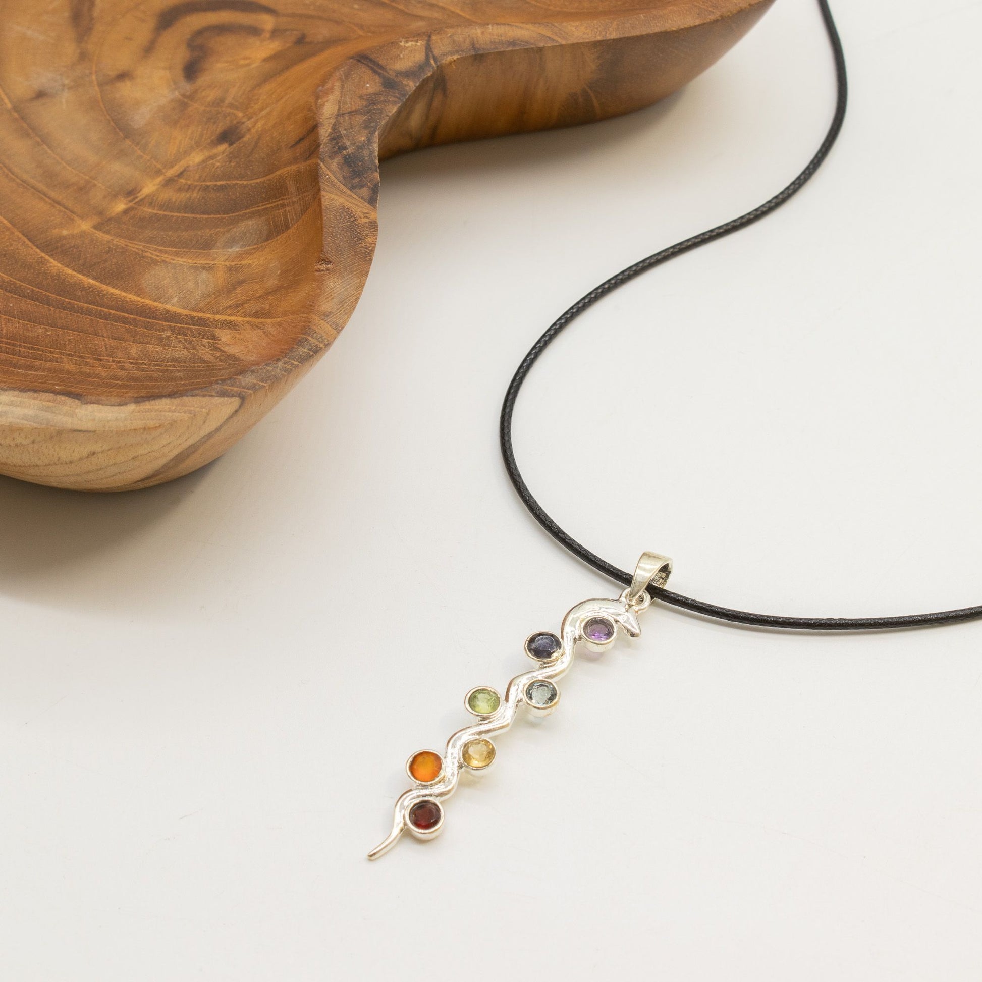 Pendentif Serpent 7 Chakras - Argenté Pierres Colorées