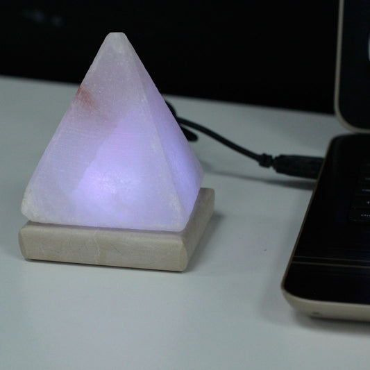 Lampe de sel de l'Himalaya USB pyramide 9 cm - lumière multicolore – photo 2