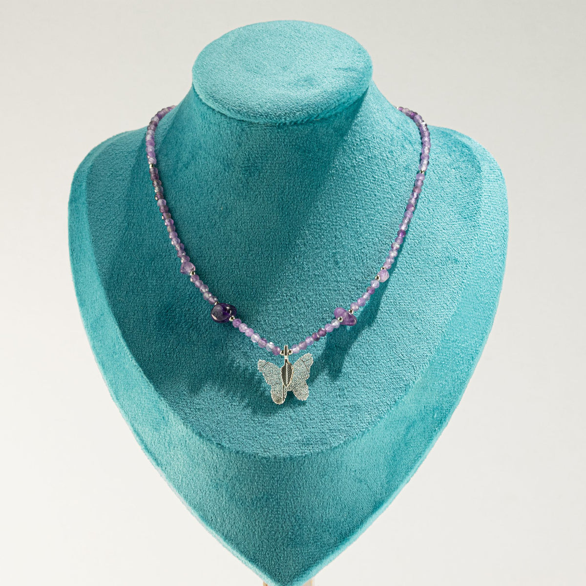 Collier en Améthyste — Papillon en Feuille Naturelle Argentée - photo 8