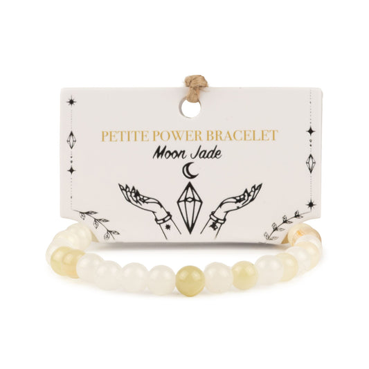 Bracelet en perles de jade blanc et miel présenté sur carte illustrée