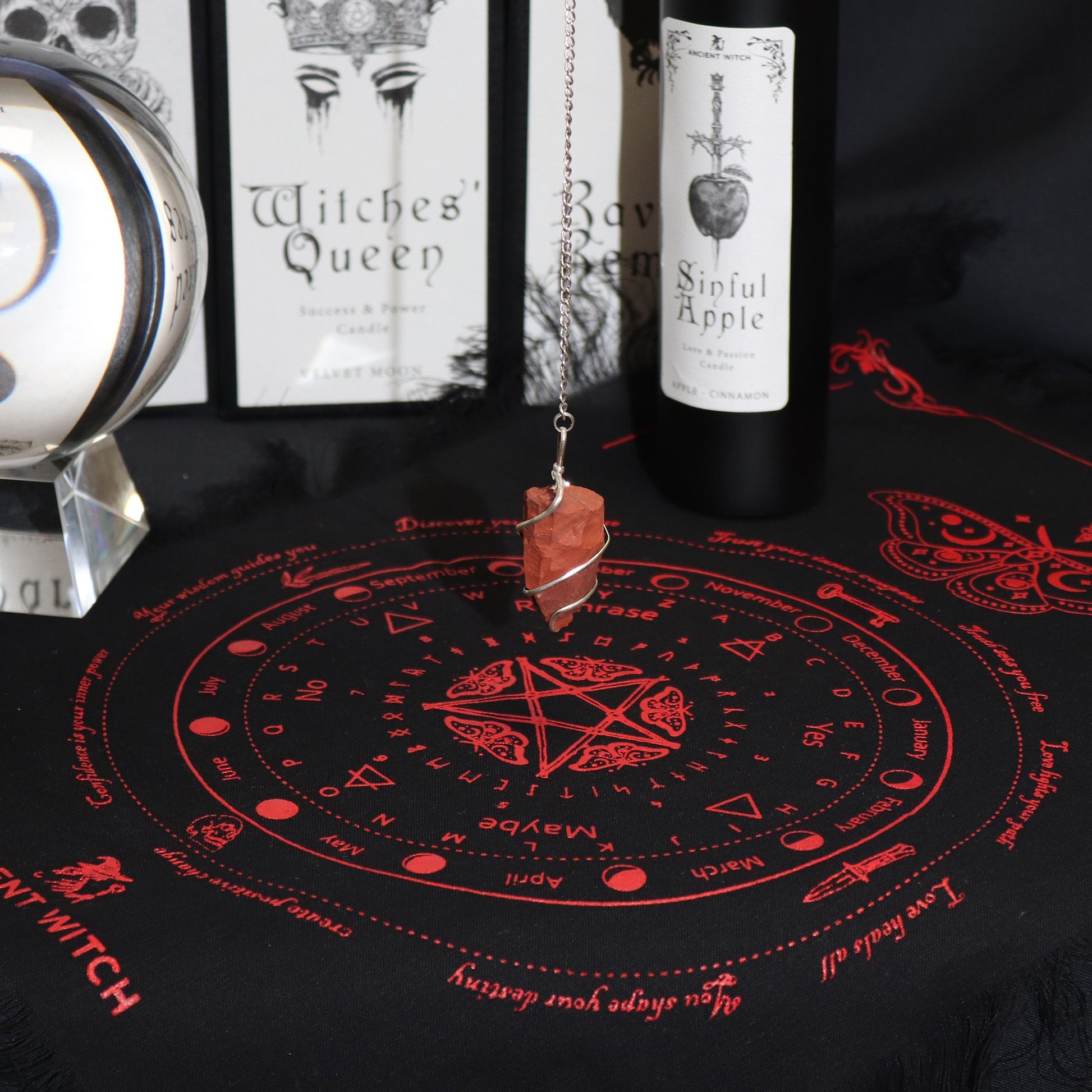 Tapis Divination Papillon Mystique Noir & Rouge Sang