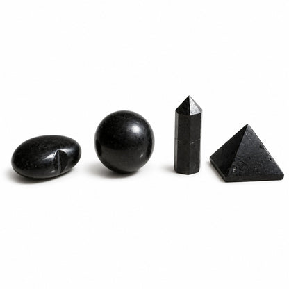 Set de 4 formes en Tourmaline noire - cœur, sphère, obélisque, pyramide